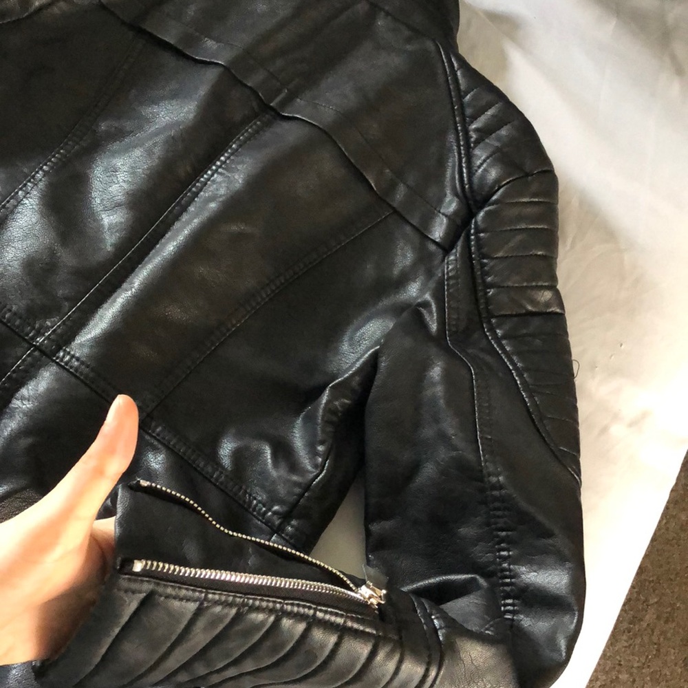 Leather jacket - Picture 4 of 4